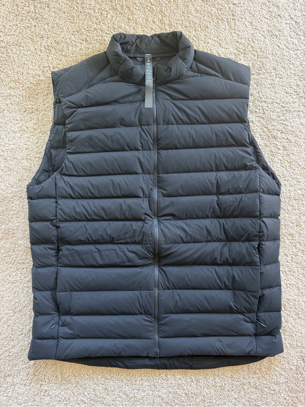 Men's lululemon down vest. Black XL